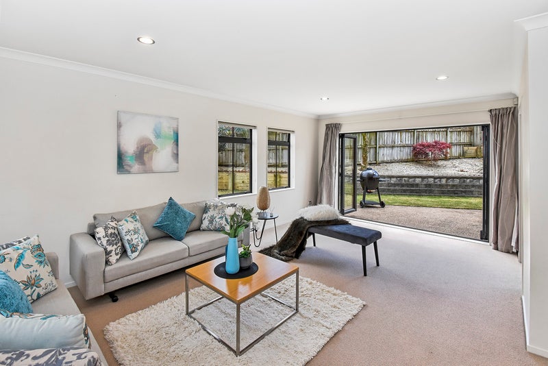 5 Cairnsvale Rise, Manurewa, Auckland - Carousel 1