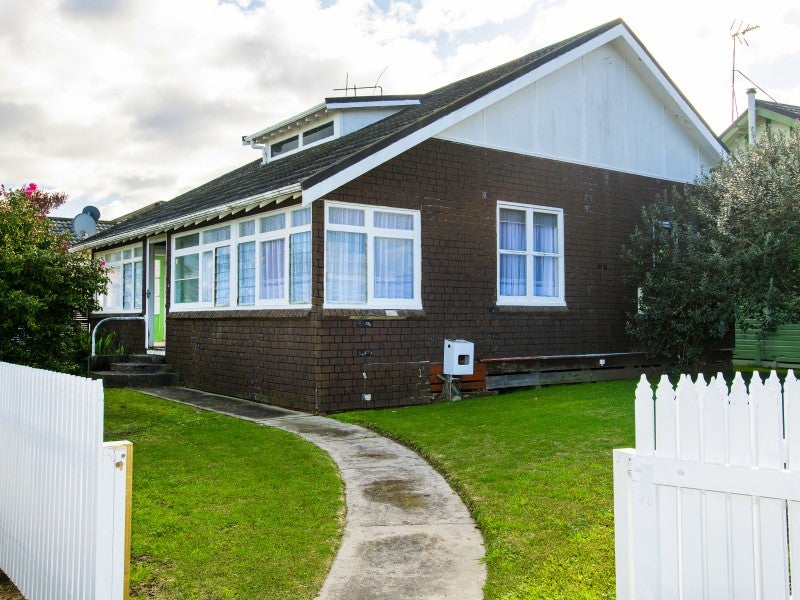 12 Bayly Street, Te Hapara, Gisborne - Carousel 1