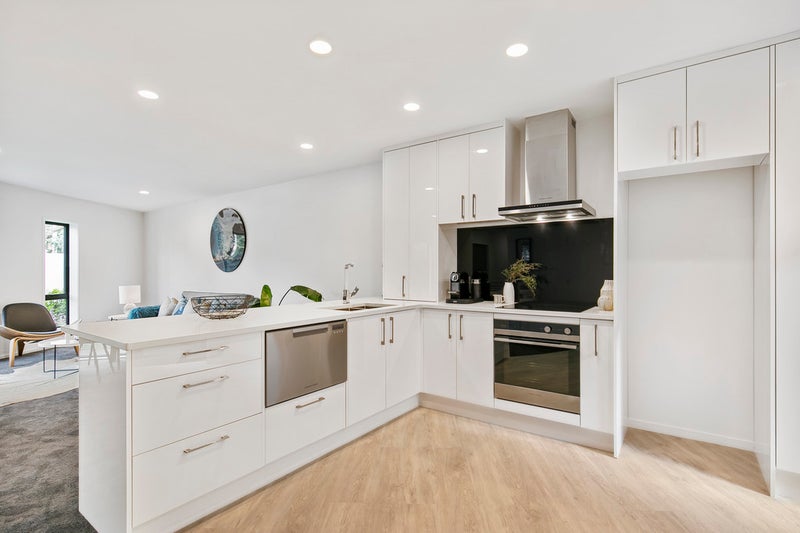 18/955 Mount Eden Road, Three Kings, Auckland - Carousel 2