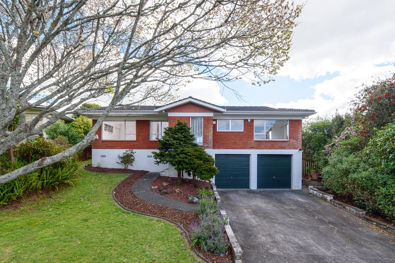 26 Lakeside Drive, Pahurehure, Papakura - Carousel 1