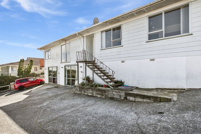 1/11 Chamade Place, Clover Park, Auckland - Carousel 2