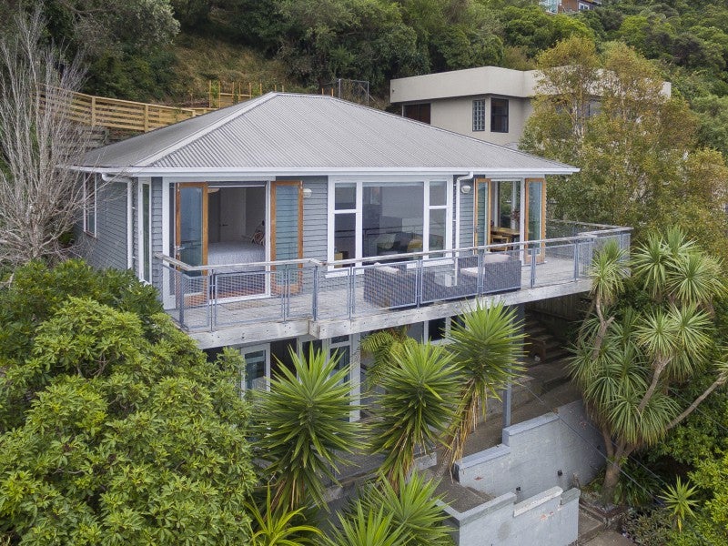 11 Fortification Road, Karaka Bays, Wellington - Carousel 2