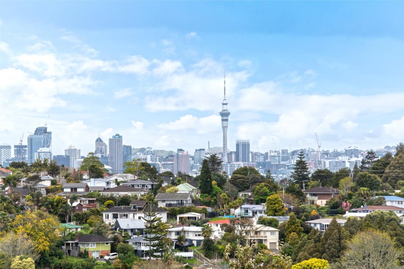 7A Monarch Avenue, Hillcrest, Auckland - Carousel 2