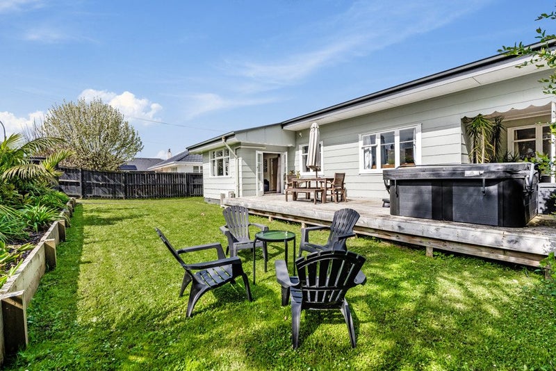 46 Miller Road, Mangere Bridge, Auckland - Carousel 1