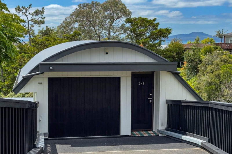 2/5 Dalmeny Close, Murrays Bay, Auckland - Carousel 32