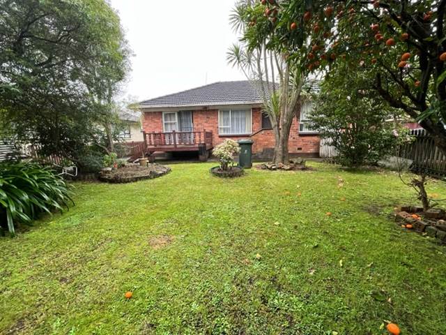 38 Waimai Avenue, Weymouth, Auckland - Carousel 1