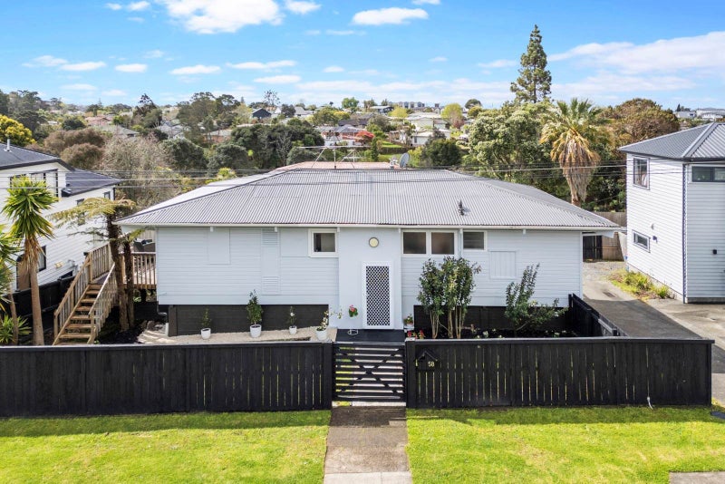 58 Renata Crescent, Te Atatu Peninsula, Auckland - Carousel 2