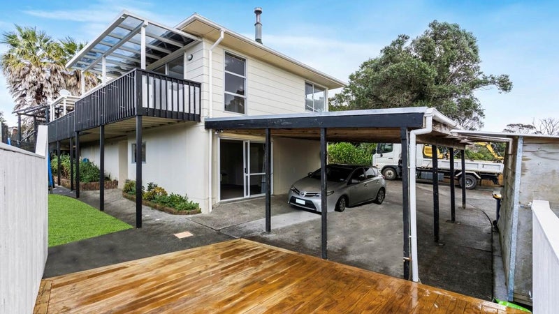 1/51 Sartors Avenue, Browns Bay, Auckland - Carousel 1