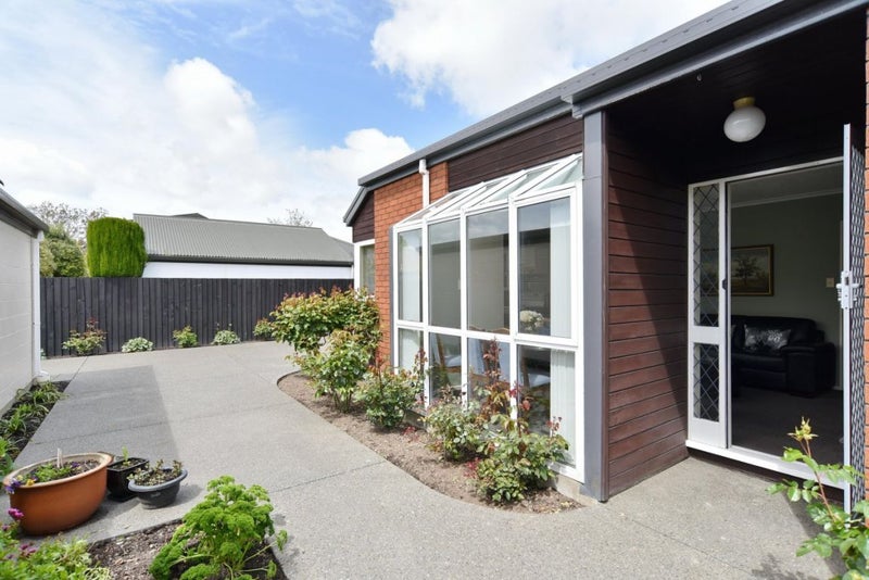 1/9 Phoenix Lane, Northcote, Christchurch - Carousel 2