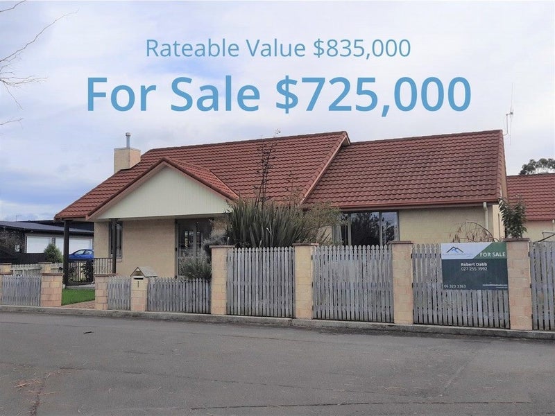 1 D'Urville Place, Kelvin Grove, Palmerston North - Carousel 1