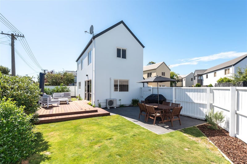 48 Dover Street, St Albans, Christchurch - Carousel 1
