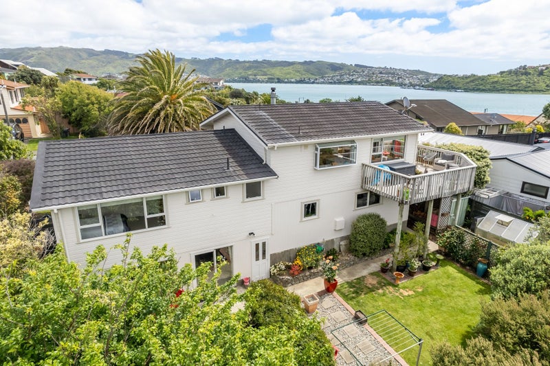 6 Langwell Place, Papakowhai, Porirua - Carousel 1
