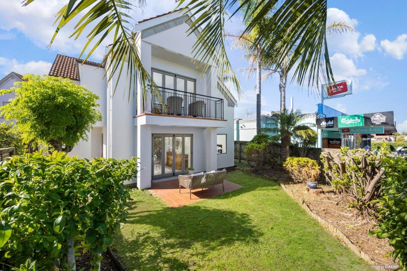 1B MacLeans Road, Bucklands Beach, Auckland - Carousel 2