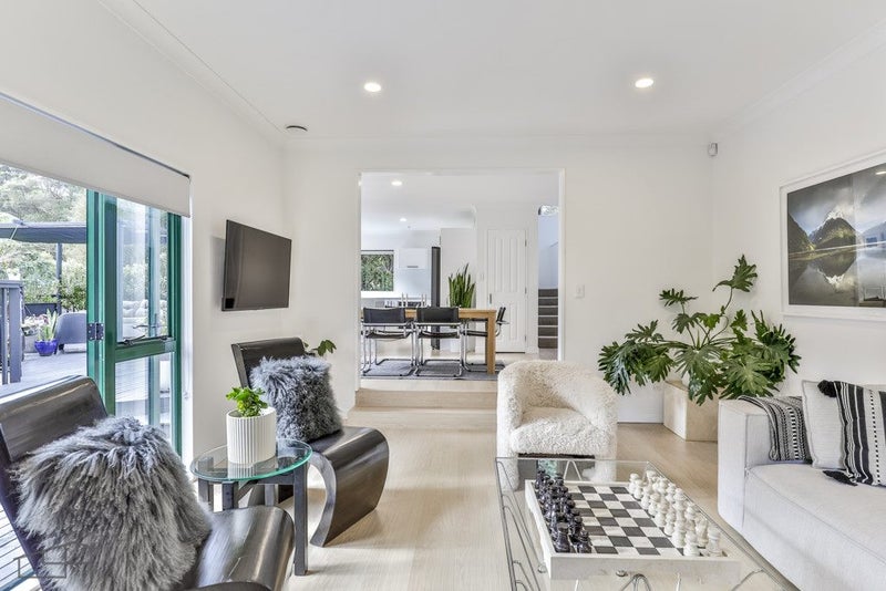 11B Woodfern Crescent, Titirangi, Auckland - Carousel 1