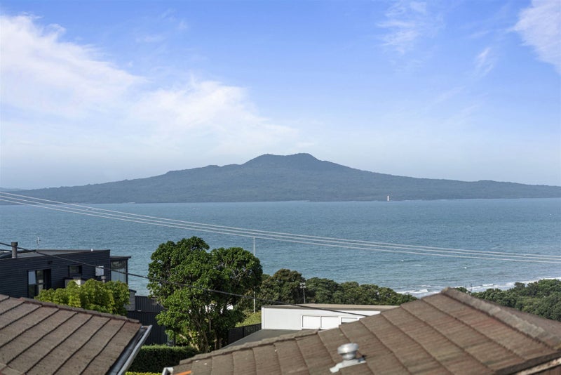 17C Heathcote Road, Castor Bay, Auckland - Carousel 2