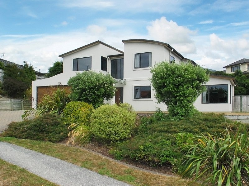 7 Pendennis Point, Camborne, Porirua - Carousel 1