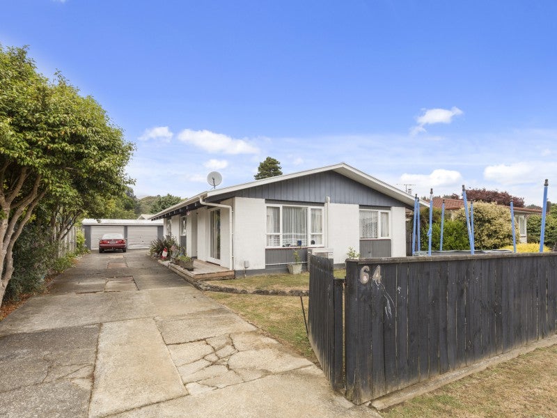 64 Oregon Drive, Maoribank, Upper Hutt - Carousel 2