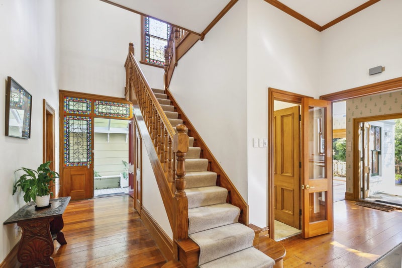 4 North Terrace, Kelburn, Wellington - Carousel 2