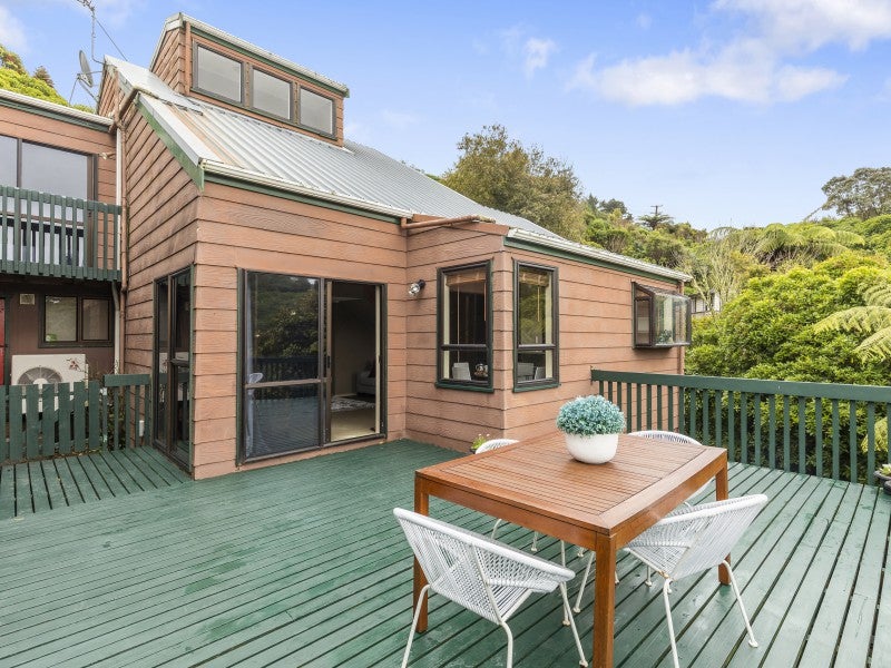 140 Miromiro Road, Normandale, Lower Hutt - Carousel 1