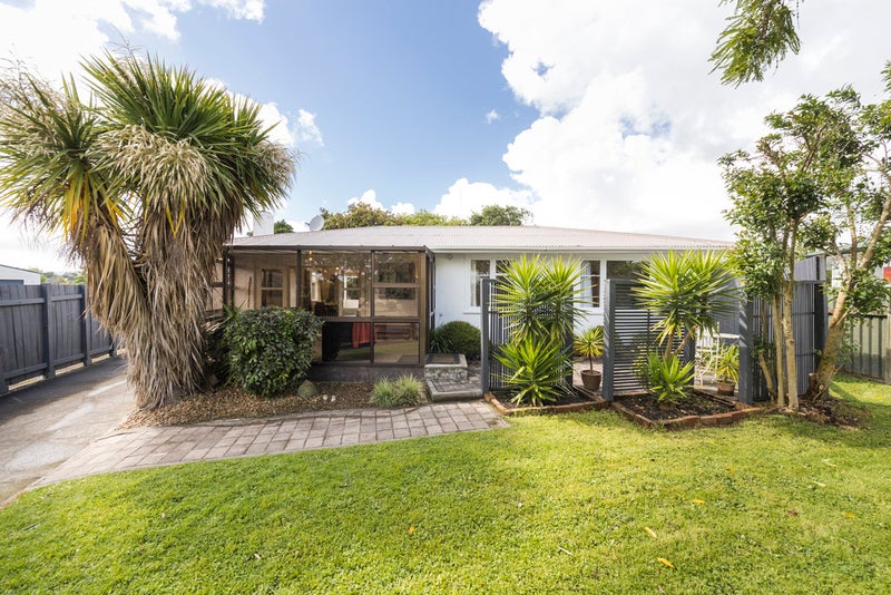 9 Busby Place, Awapuni, Palmerston North - Carousel 2