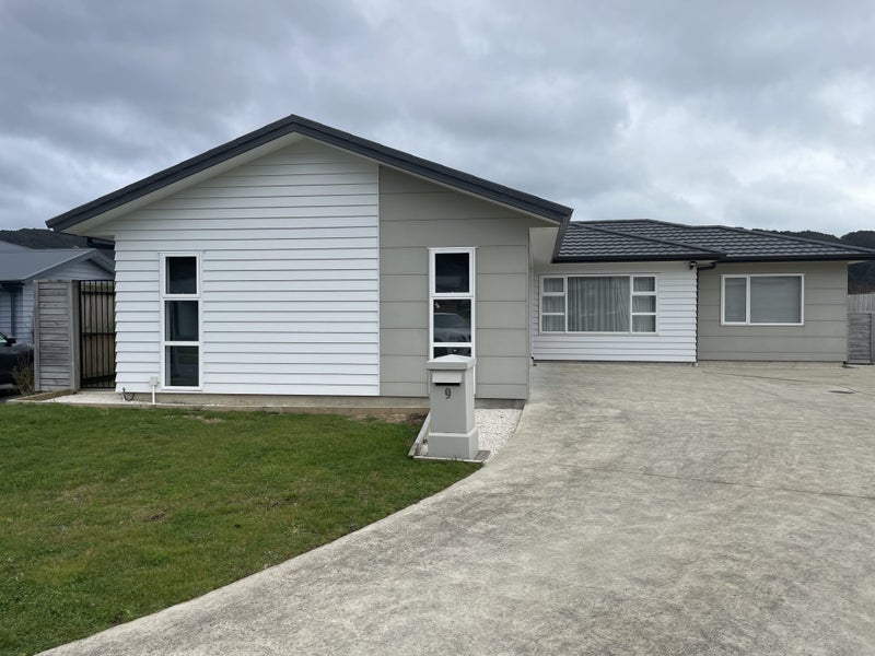 9 Brian Morgan Terrace, Wainuiomata, Lower Hutt - Carousel 1