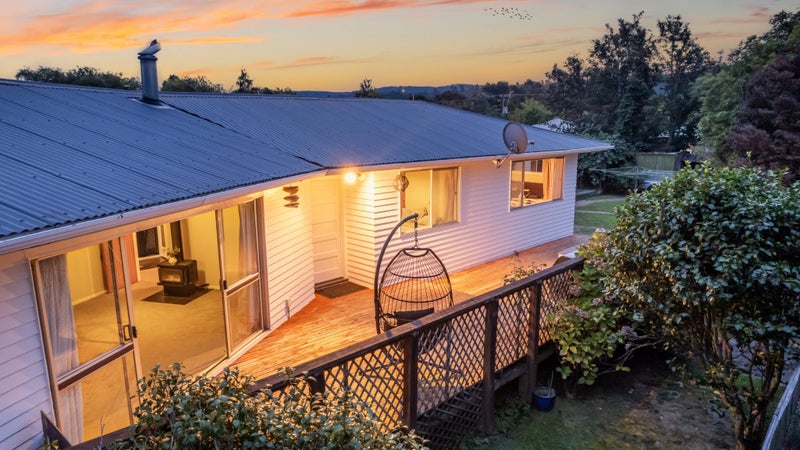 25 Molloys Road, Te Marua, Upper Hutt - Carousel 1