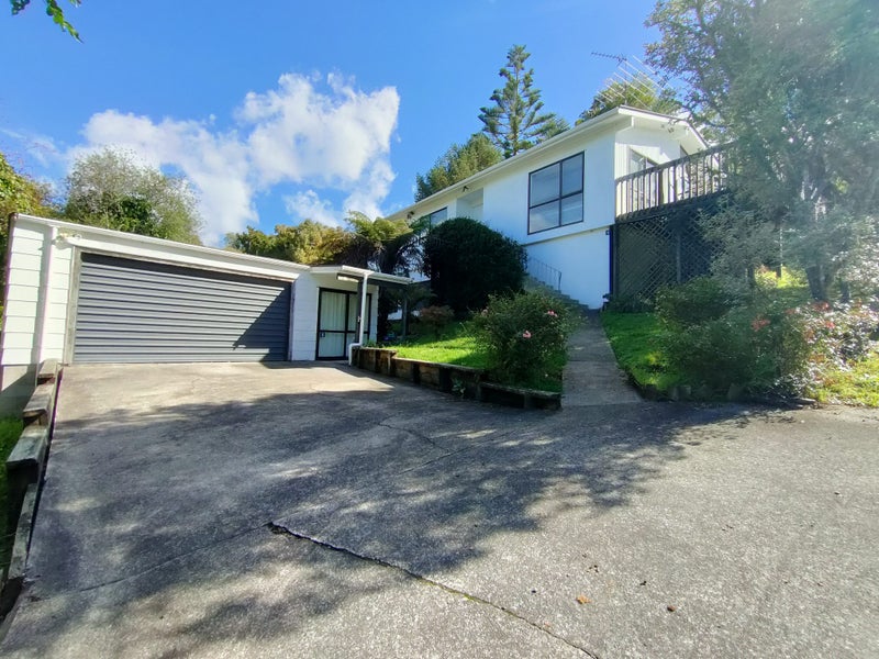 72 Oaktree Avenue, Browns Bay, Auckland - Carousel 1