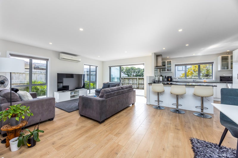 61B Margan Avenue, New Lynn, Auckland - Carousel 2