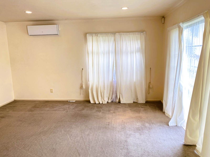 1/70 Gosford Drive, Botany Downs, Auckland - Carousel 2