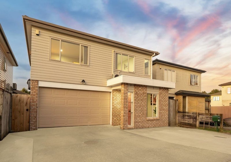 6 Magnolia Place, Flat Bush, Auckland - Carousel 1