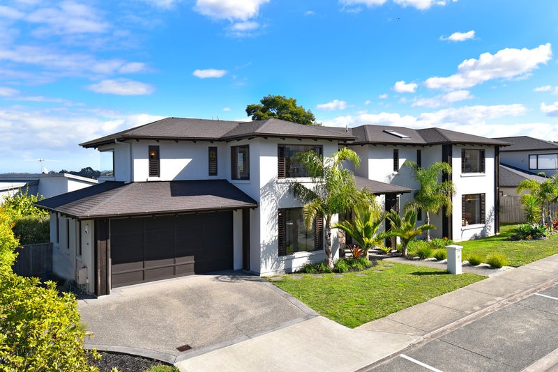 14 Keating Rise, Northcross, Auckland - Carousel 1