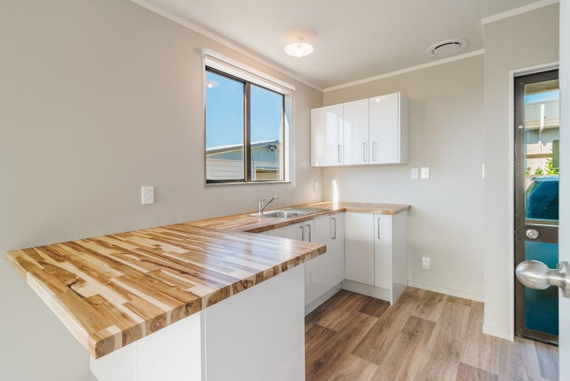 5 Gillett Lane, Enderley, Hamilton - Carousel 2