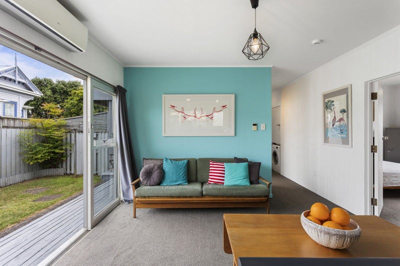 1/2A Eskdale Road, Birkdale, Auckland - Carousel 1