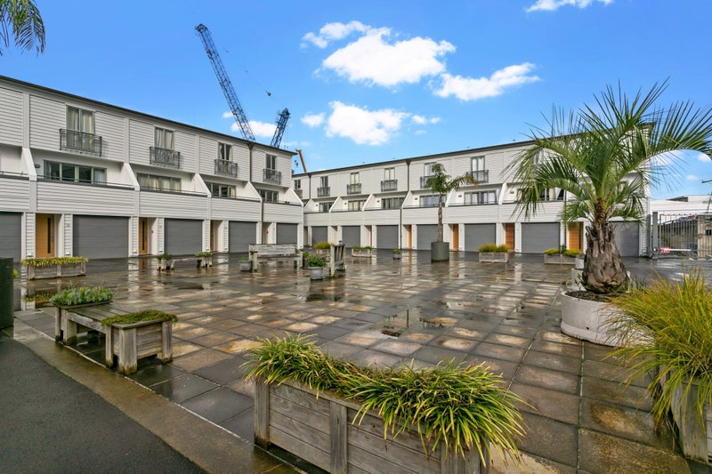 30/10 Ruru Street, Eden Terrace, Auckland - Carousel 2