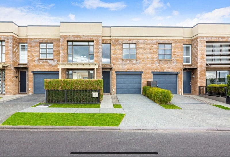 18 Purchas Hill Drive, Stonefields, Auckland - Carousel 1