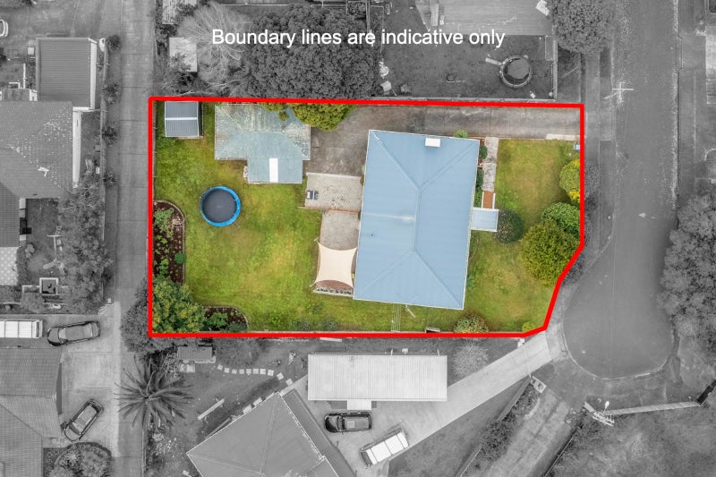 1 Knights Drive, Hillpark, Auckland - Carousel 1