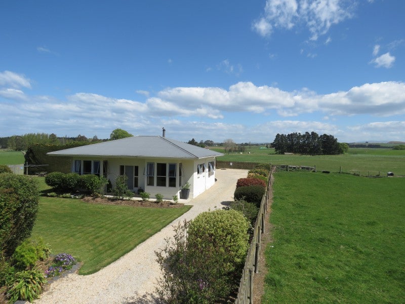 75 Devils Bridge Road, Weston, Oamaru - Carousel 1