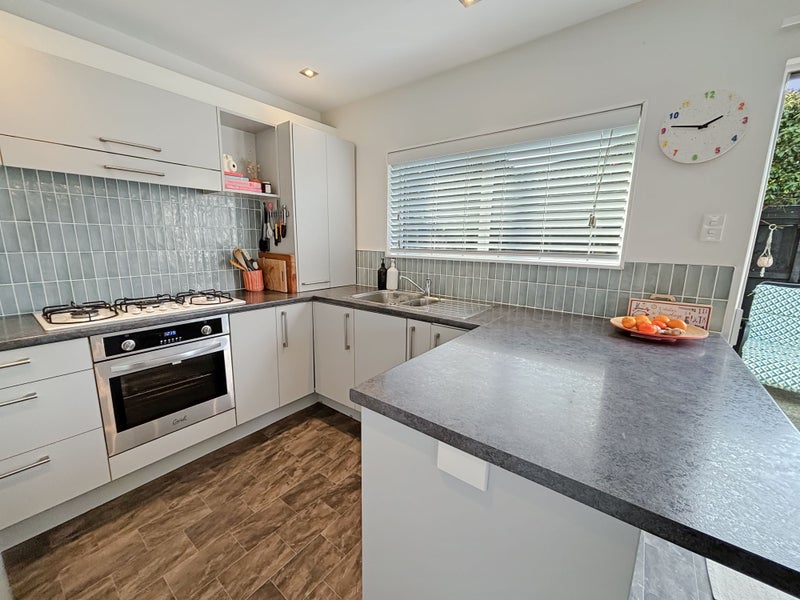 2/106B Barrington Street, Somerfield, Christchurch - Carousel 2