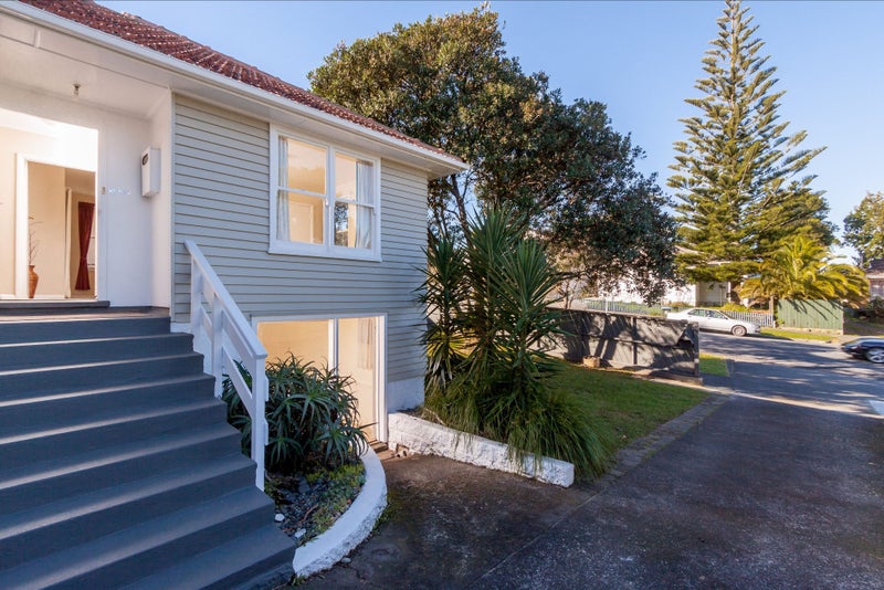 7 Line Road, Glen Innes, Auckland - Carousel 1
