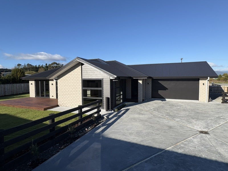 1/11 Pine Tree Road, Kaniere, Hokitika - Carousel 1