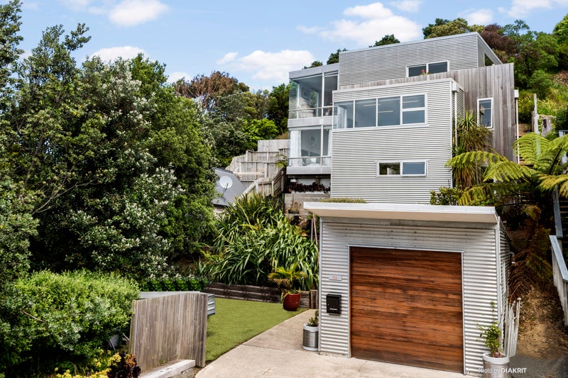 13 Kopiko Way, Brooklyn, Wellington - Carousel 1