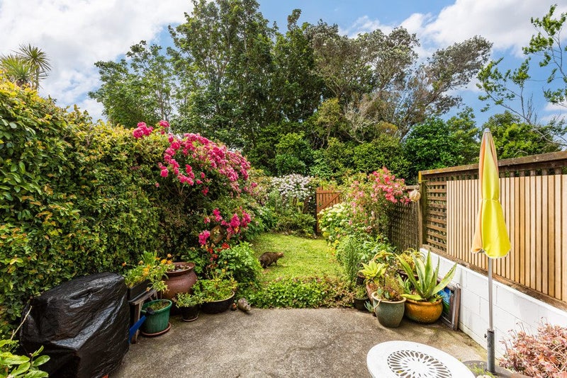 4/14 Rosehaugh Avenue, Karori, Wellington - Carousel 2