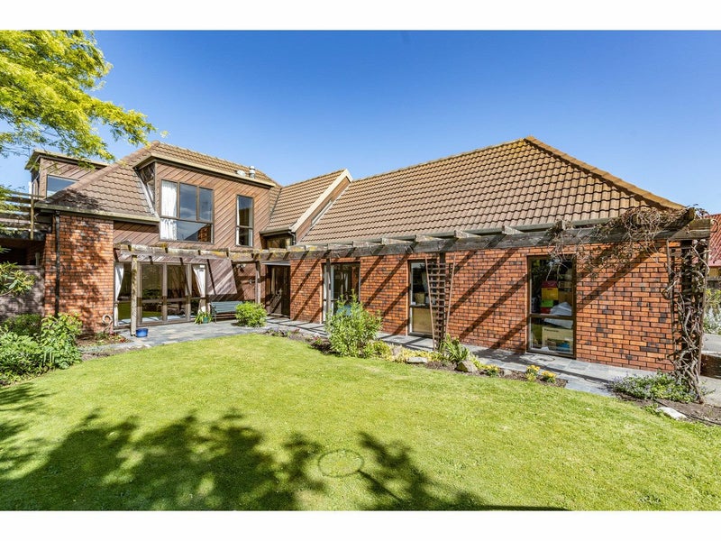 30 Derenzy Place, Avonhead, Christchurch - Carousel 24