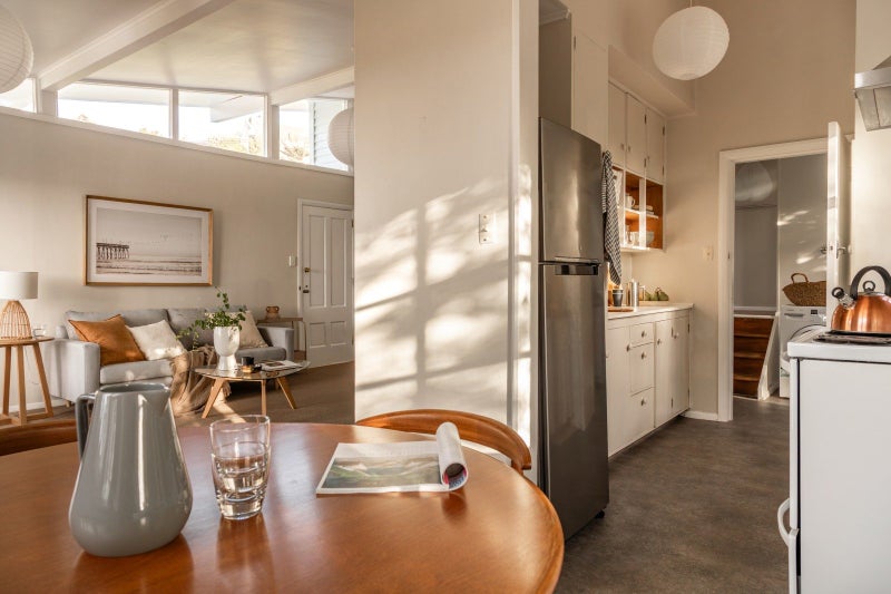 2 Paparangi Crescent, Paparangi, Wellington - Carousel 2