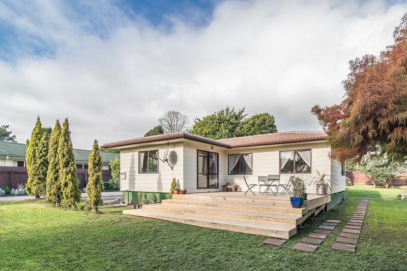 0 , Paraparaumu - Carousel 1