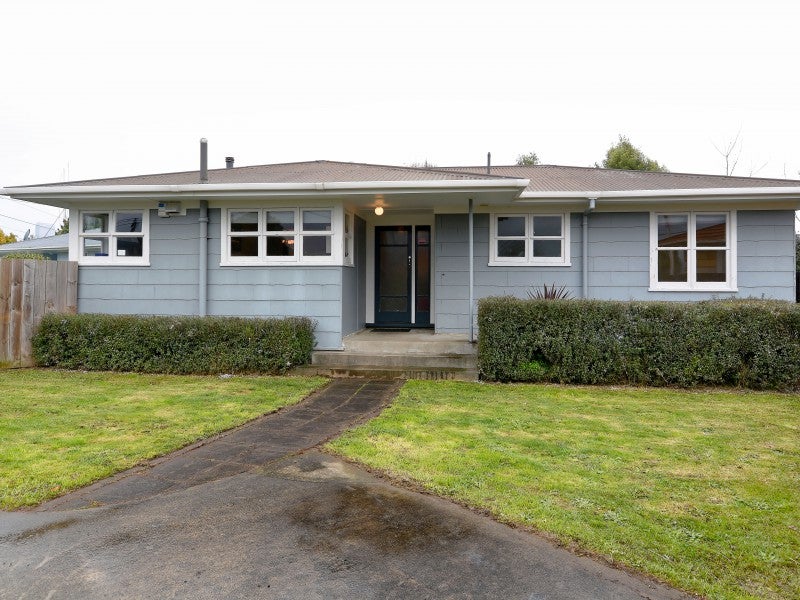 47 Pine Avenue, Bader, Hamilton - Carousel 2