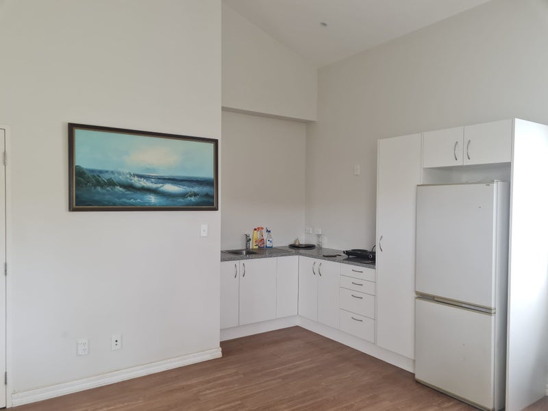 2/16 Benders Avenue, Hillcrest, Auckland - Carousel 2