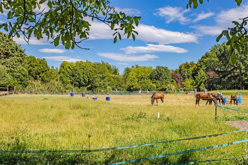 102 Eders Road, Woodend, Woodend - Carousel 23