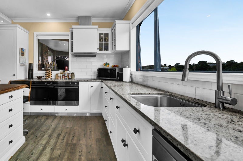 69F Karamea Street, Whalers Gate, New Plymouth - Carousel 2