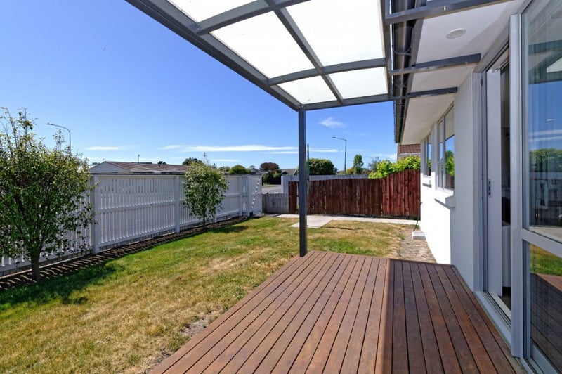 1/19 Queenspark Drive, Parklands, Christchurch - Carousel 2